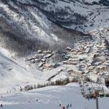 Unde să stați în Val d'Isere Lecții de schi și îngrijire a copiilor