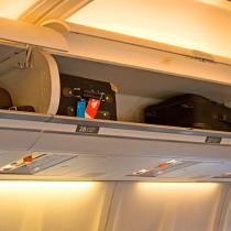 Ką draudžiama vežtis rankiniame bagaže lėktuve?