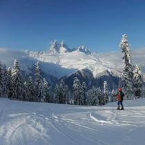 Vacaciones de invierno en las estaciones de Mestia, descripción de bases, pistas, atracciones de esquí de Mestia Georgia